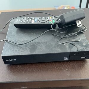 Sony Black Media Player with Remote